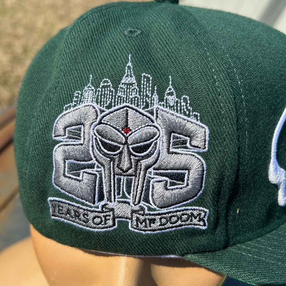 MF DOOM “THROW 25” Green Flat Brim Snapback Hat Embroidered Hip-Hop Cap - Picture 10 of 16